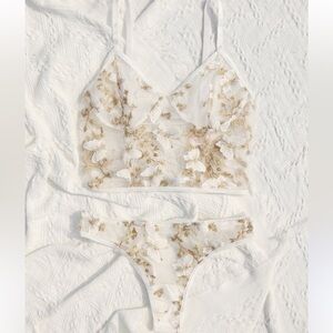 Butterfly Embroidery Lace-Up Lingerie Set Size L